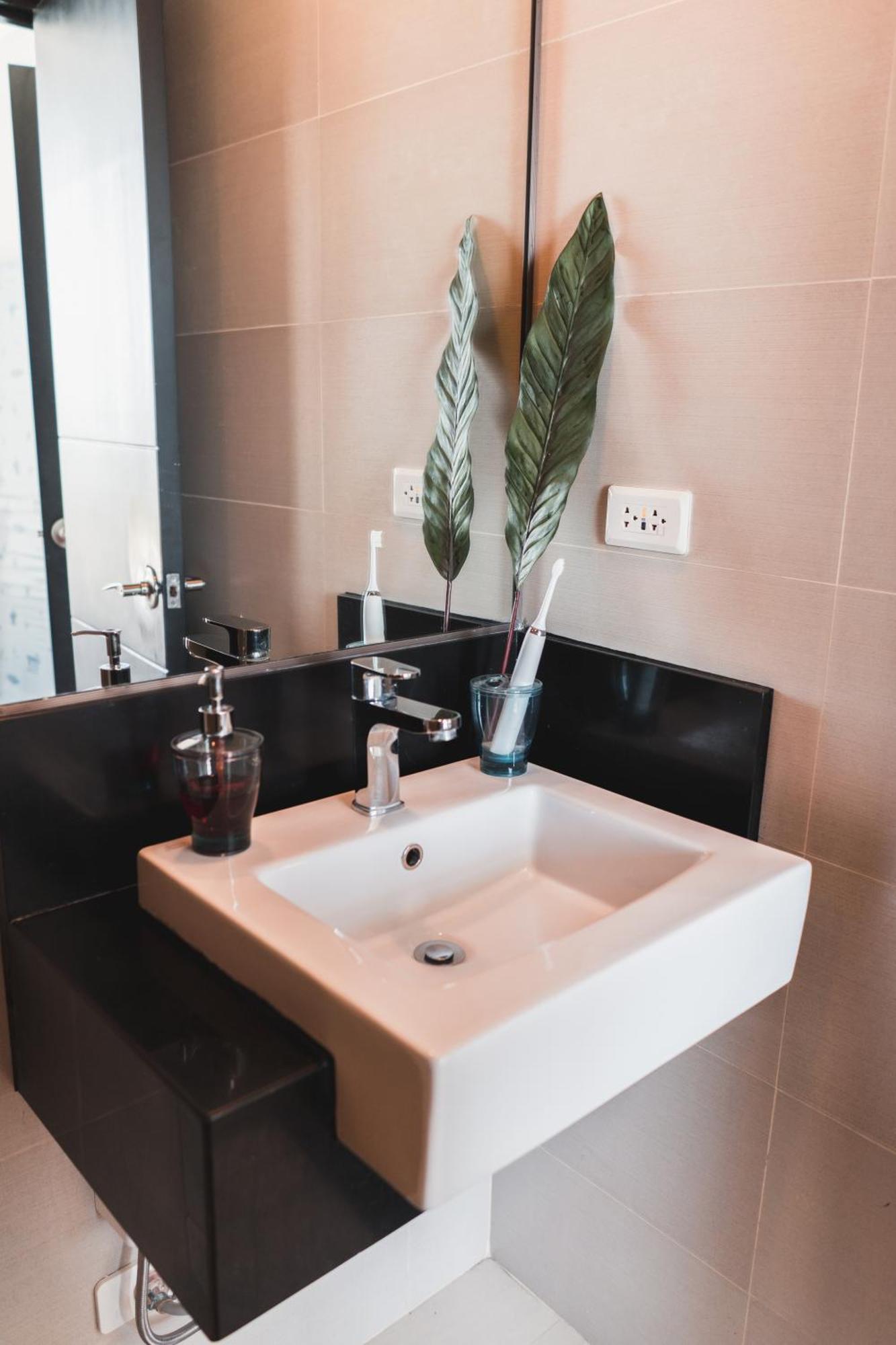 Yapak Modern Tropical Luxe Apartment - Boracay Newcoast מראה חיצוני תמונה